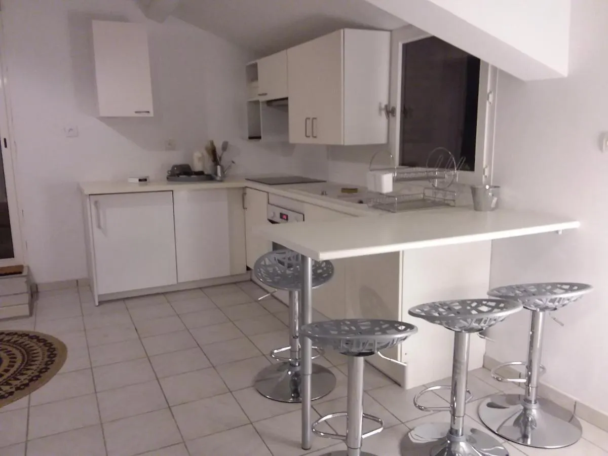 Holiday home Charmante Dependance En Campagne Samatan